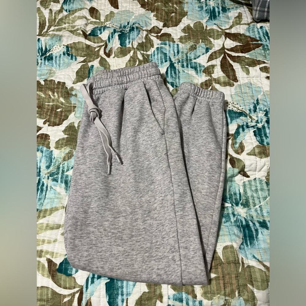 Gray Fabletics joggers size small - Picture 3 of 3